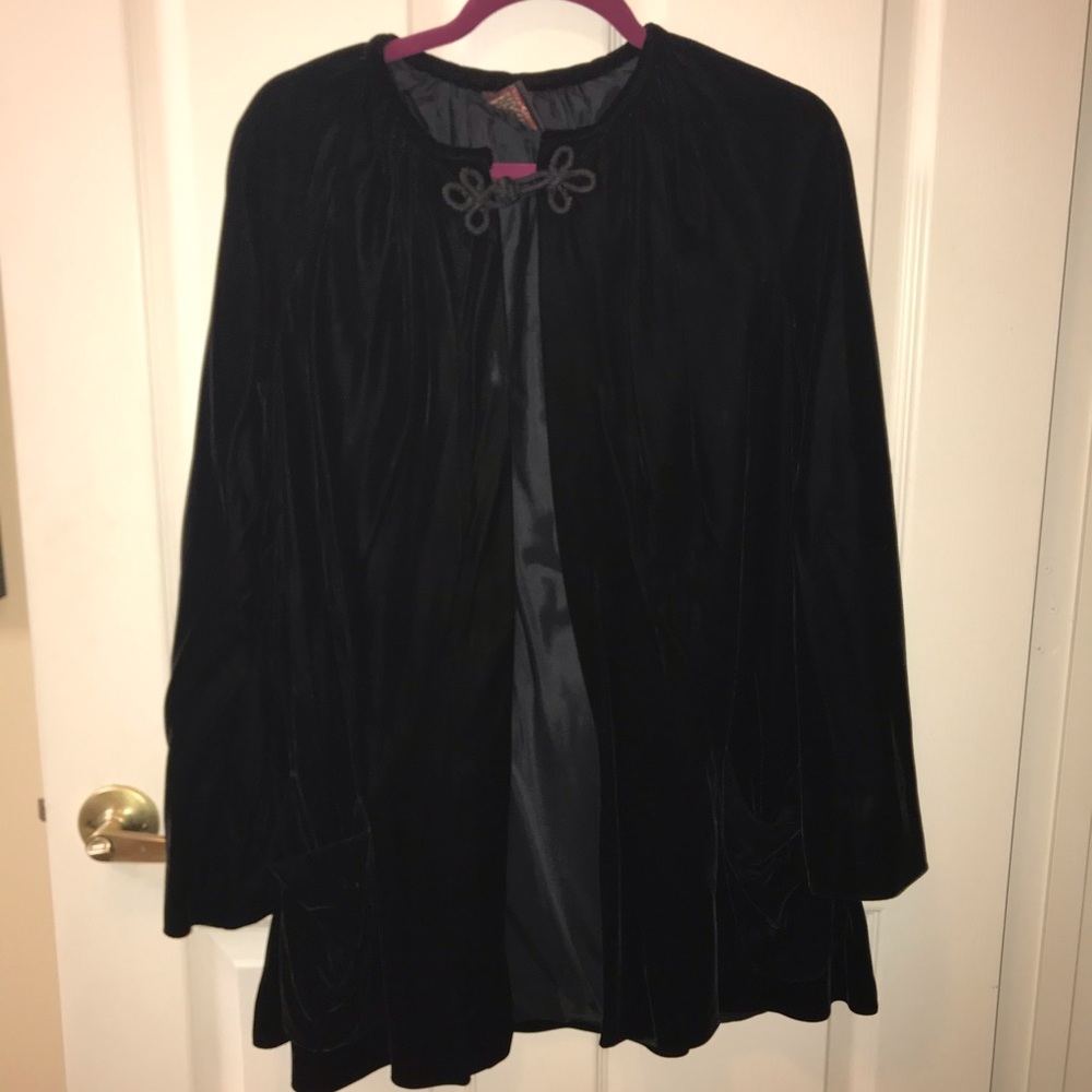 Gorgeous vintage black velvet cape